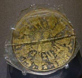 Gold glass roundel with biblical scenes AD300-400, Rome, Now Ashmolean